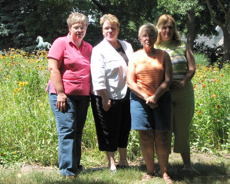 joan gang.jpg (125836 bytes)