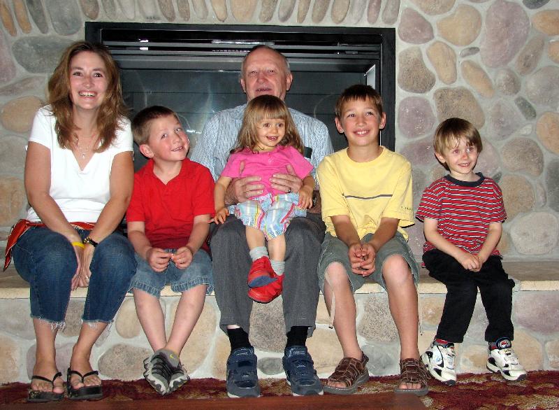 mekids.jpg (97668 bytes)